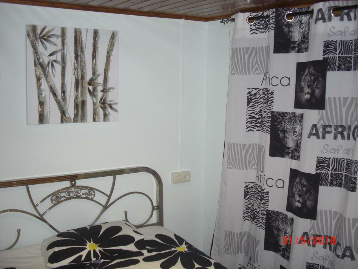 Chez Rose Et Patrick Apartment Policar Екстериор снимка