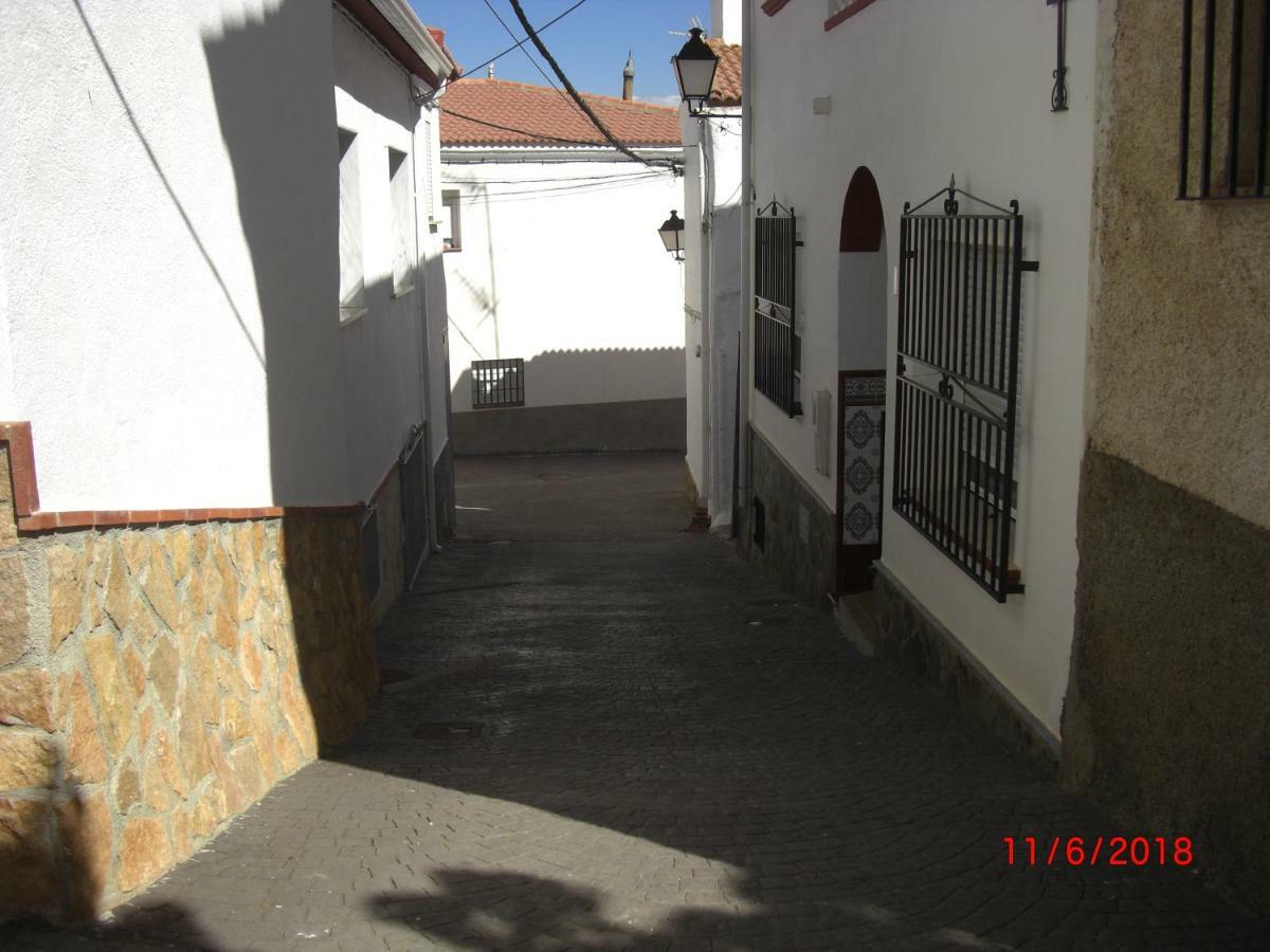 Chez Rose Et Patrick Apartment Policar Екстериор снимка