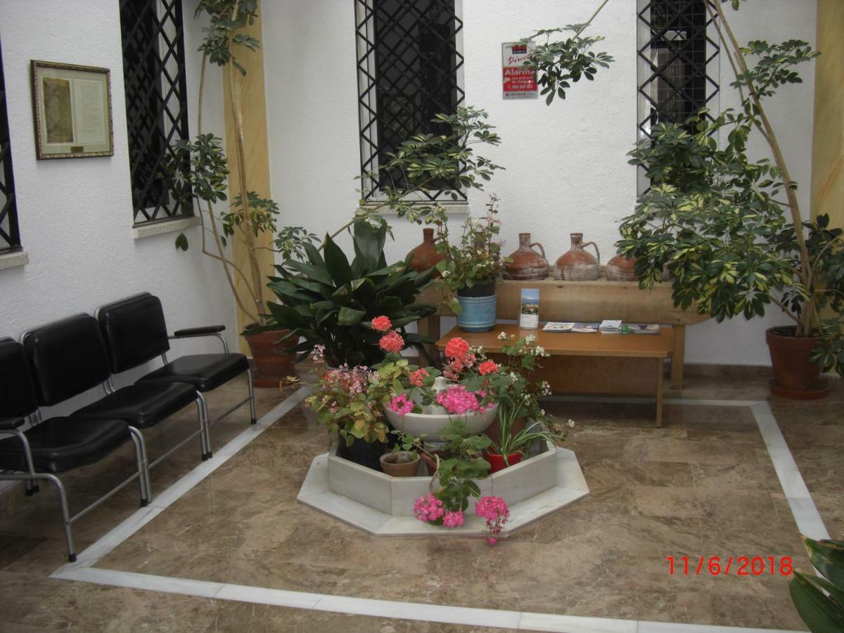 Chez Rose Et Patrick Apartment Policar Екстериор снимка