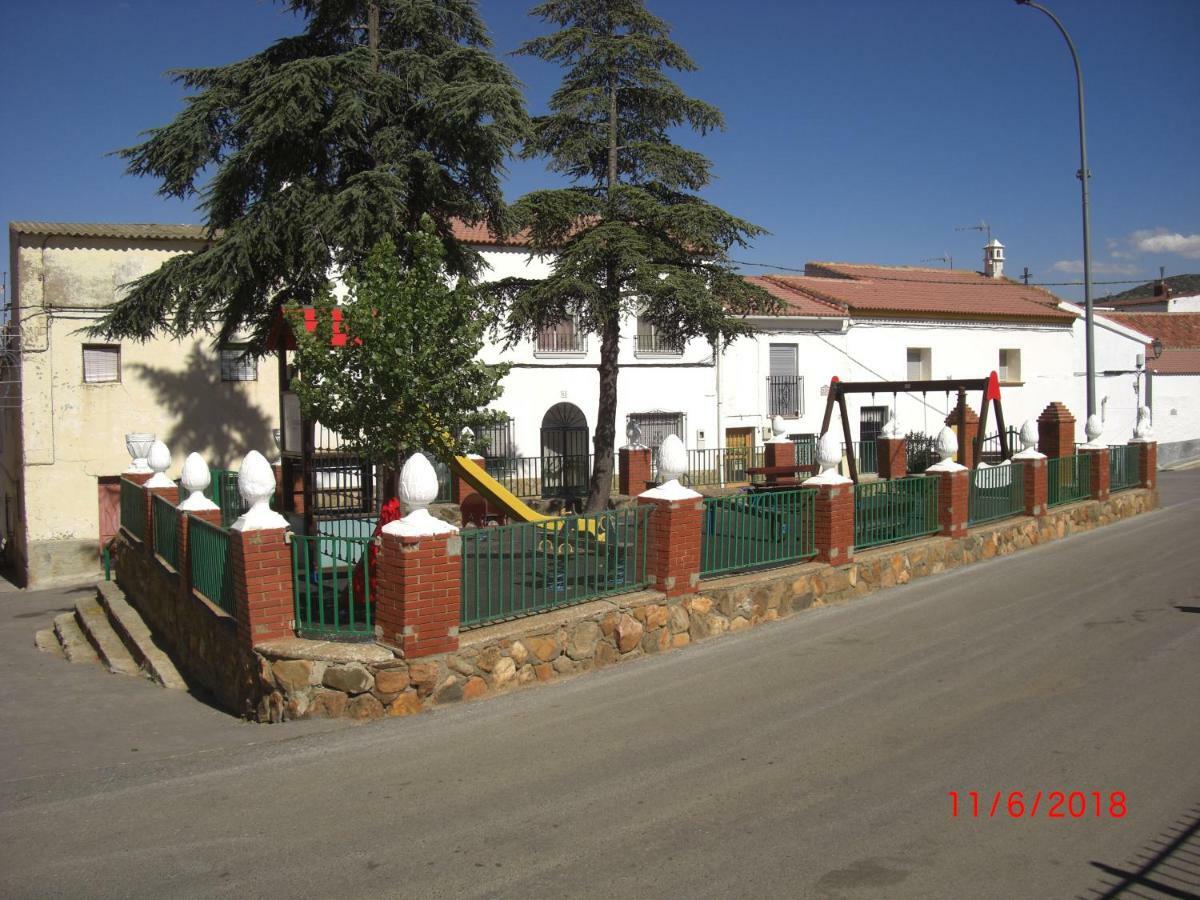 Chez Rose Et Patrick Apartment Policar Екстериор снимка